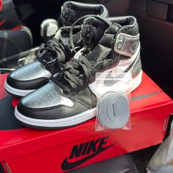 Air Jordan 1 Retro High OG “Silver Toe”