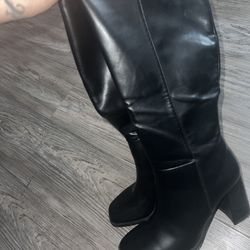 Black Boots Size 7