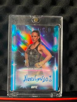 Alexa Grasso Topps UFC Midnight Autograph Card