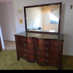 Vintage Drexel 8 Drawer Dresser With Original Mirror