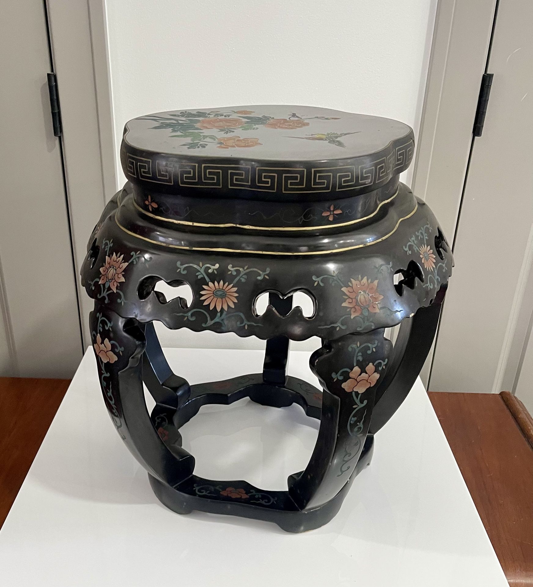Vintage Chinese Black Lacquer Ruyi Stool or Side / Drinks Table