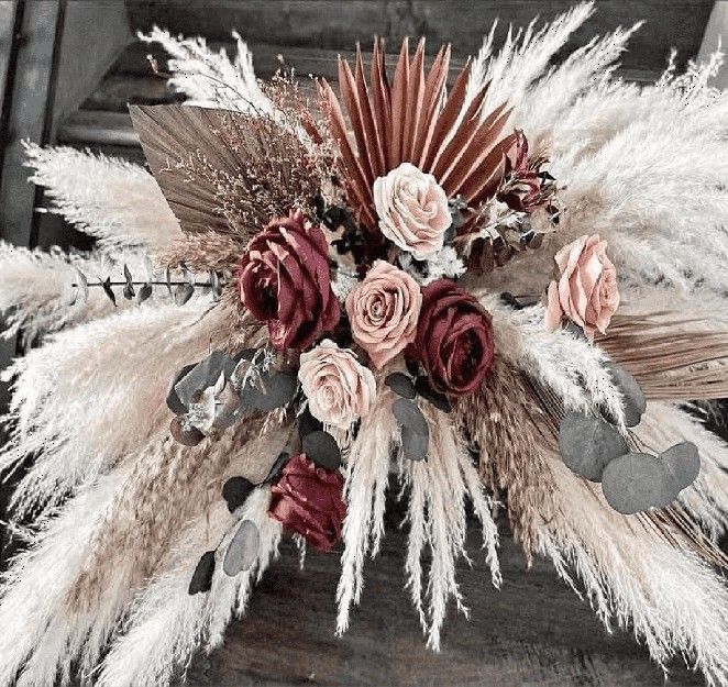 Beautify Your Wedding with Elegant Accessories! sign message