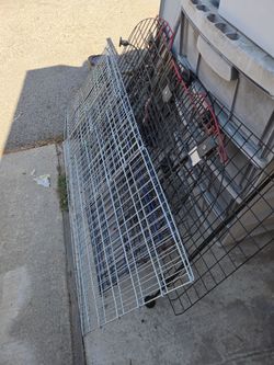 Free dog gates for car and 2 dog kennels medium and small