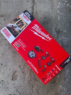 Milwaukee M18 18-Volt Lithium-Ion Cordless Combo Kit (6-Tool) w/ 2x Batteries Charger & Tool Bag  $399 New