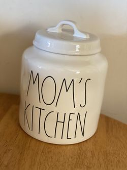 Rae Dunn Mom’s kitchen canister