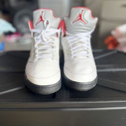 AIR JORDAN 5 