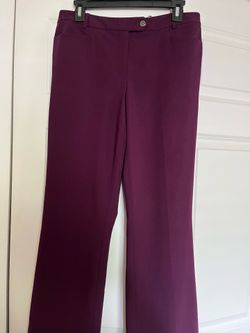 . It’s very good dressy pants made by Calvin Klein. The size8 the color is https://offerup.com/redirect/?o=YnVyZ3VuZHkuaXQ=’s for women’s