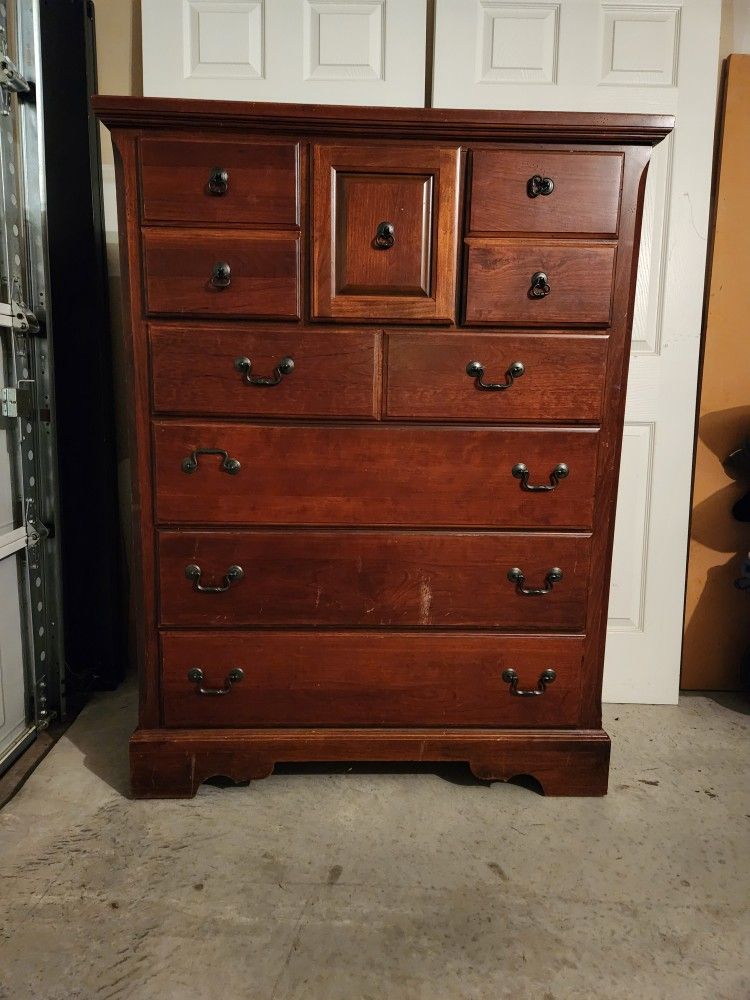 Dresser Drawers (delivery available)