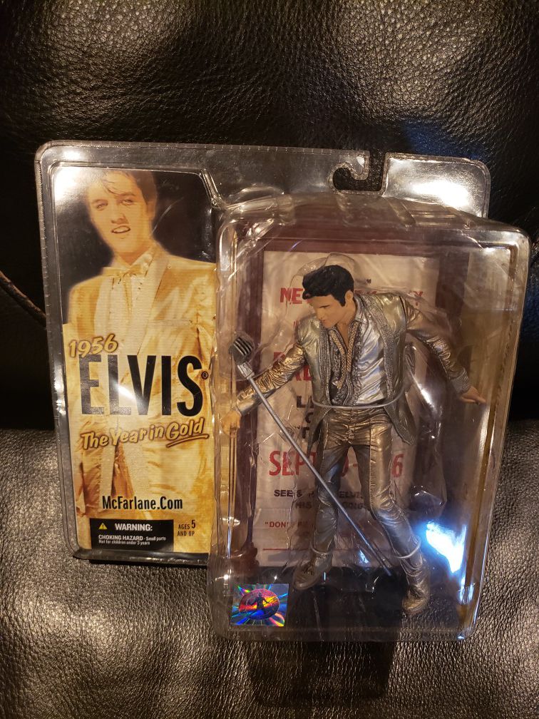 The year in gold Elvis Presley figurine