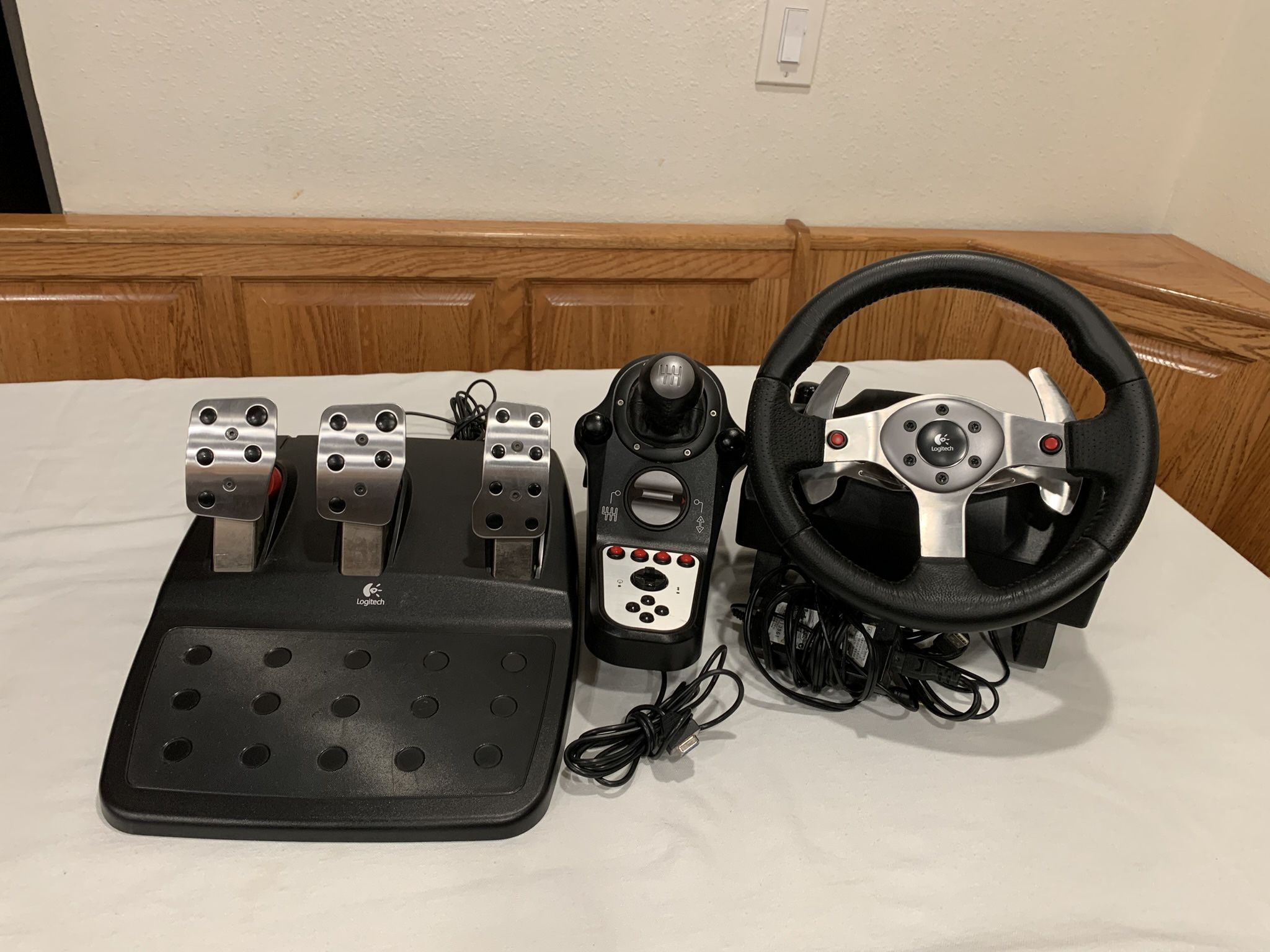 Logitech G25 Racing Wheel/Pedals/Shifter with Power Supply