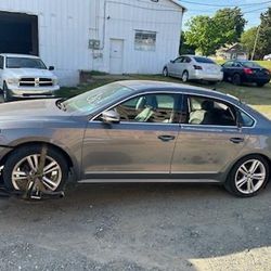 2015 Volkswagen Passat TDI SEL Premium 