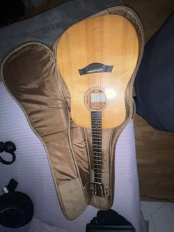 Guitar Taylor 10e