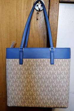 Brand New Michael Kors Large Bag NWT