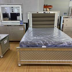 //// Camas Bed Set Available////