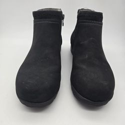 Hsyooes women's fur-lined winter boots in size 6.5.