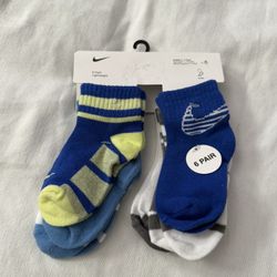 $5 NIKE SOCKS 6 PACK SIZE 2-4 YEARS  $5 EACH PACK