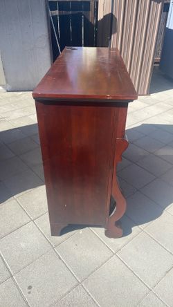 Tv stand
