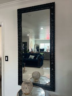 Set of black mirrors