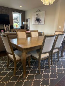 Dining Table Set (9/10 condition)