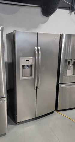 GE Side-by-Side Stainless Steel Refrigerator Fridge
