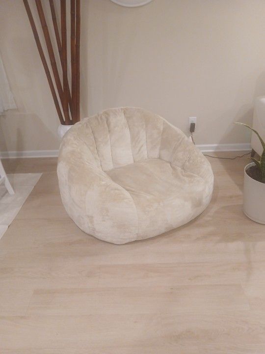 Beanie chair