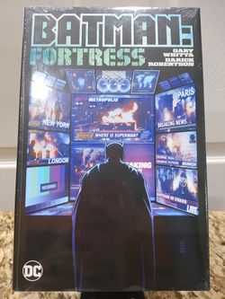 Batman : Fortress
(BRAND NEW / FACTORY SEALED) 

Hardcover Graphic Novel