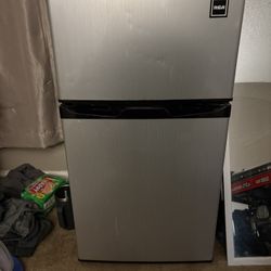 RCA 4.5 Cu ft Two Door Mini Fridge RFR469 