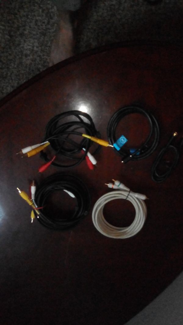2 6 Foot Audio Cables One 5 Vidio Equipment In 2 6 Foot Audio Cables One 5 Vidio Equipment In Huntington Beach Ca Offerup