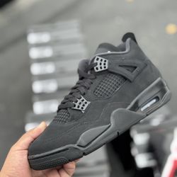 Jordan 4 “BLACK CAT” SIZE 9 10.5 11 12
