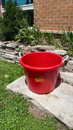 17 gallon big red bucket with handles.