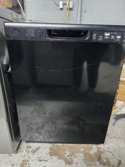 GE  (34" H x 24" W) Dishwasher used in good condition will come included with 90 day warranty!