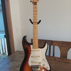 FENDER STRATOCASTER JAPAN 80...