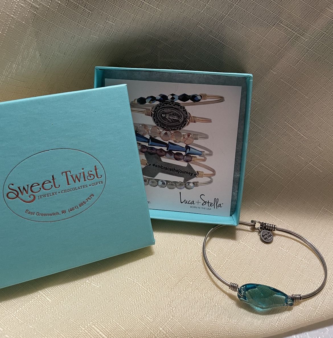 New Sweet Twist Blue Stone Bracelet
