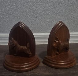 Vintage Syroco Wood Scottish Terrier (Scottie) bookends Solid Walnut. Asking $30