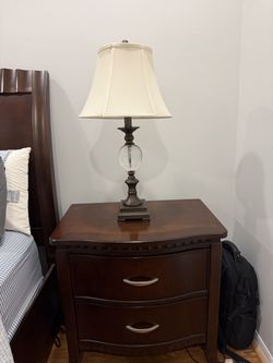 2 Lamp and 2 Dresser