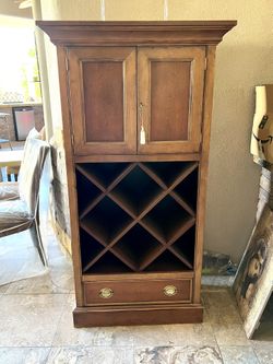 Lovely Wood Small Bar