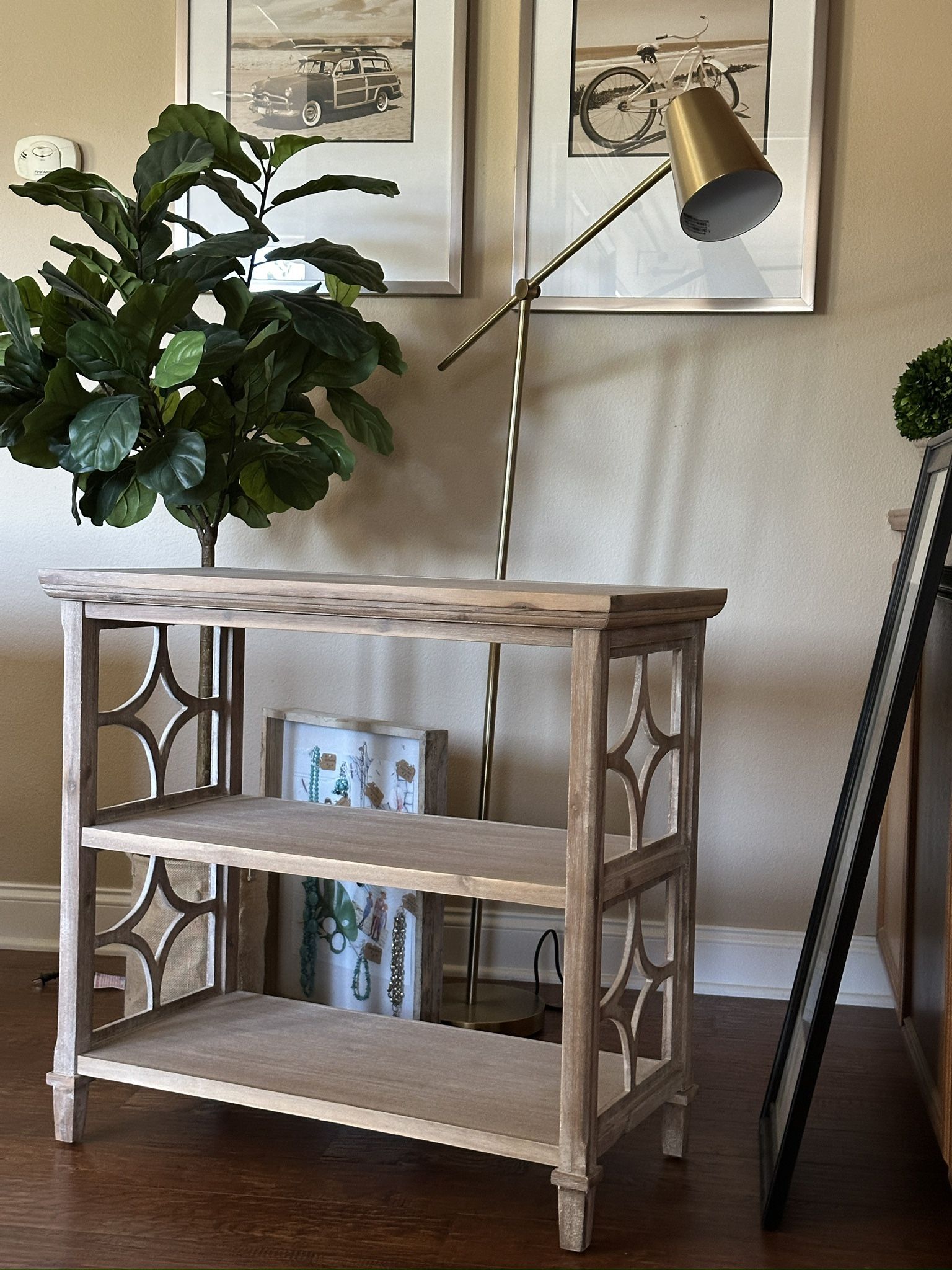 Bookcase / small Console