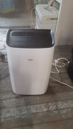New TCL 12,000 Btu Portable Air Conditioner With Remote Control And Attachments 