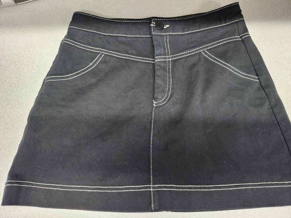 Women's ZARA Skirt Size Medium