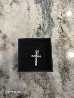 VVS1 Moisanite Cross Necklace 925 sterling silver