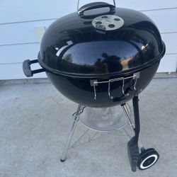 Weber Charcoal Grill + Rotisserie Attachemnt 