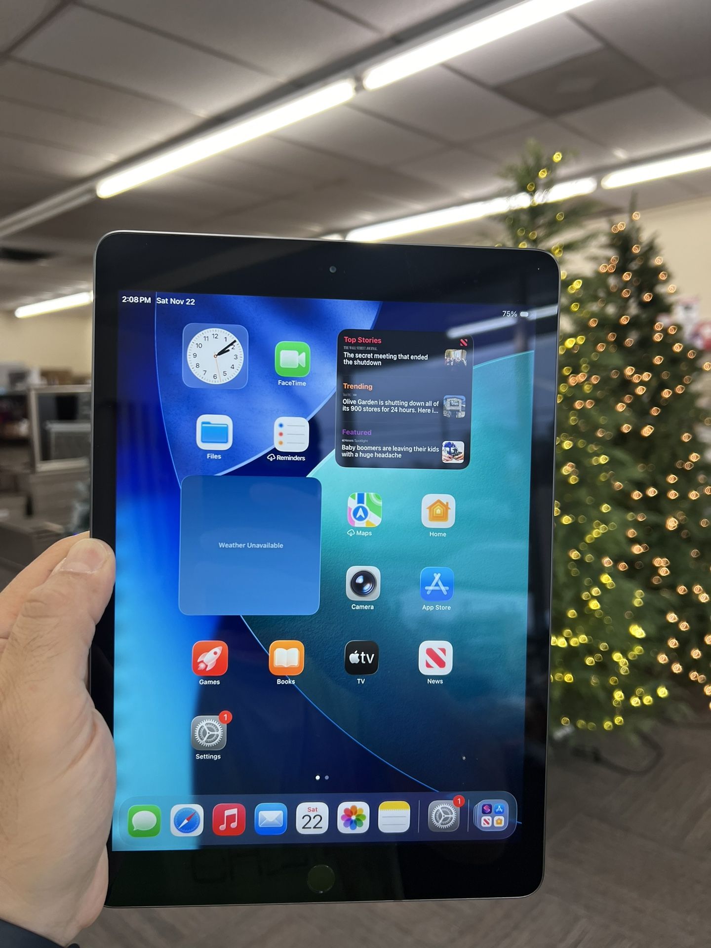 📱 Apple iPad 8th Generation – 32GB, Wi-Fi – Excellent Condition!