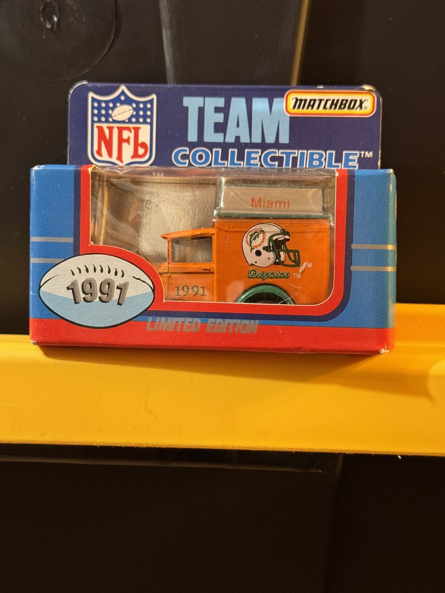 Miami Dolphins 1991 Matchbox 1/64 Scale Ford Model A Truck NFL Diecast Toy