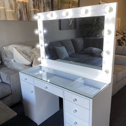 New White Vanity Just In Time For Christmas And More. New In Boxes $599. Built $99 More