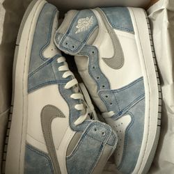 Air Jordan 1 High “Hyper Royal”
