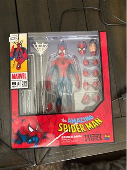 Mafex 075 comic spider-man (READ DESCRIPTION NOT FREE)