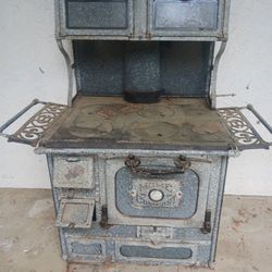 Antiquie Wood Stoves 2 To Chose From. 