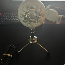 Blue snowball Microphone 