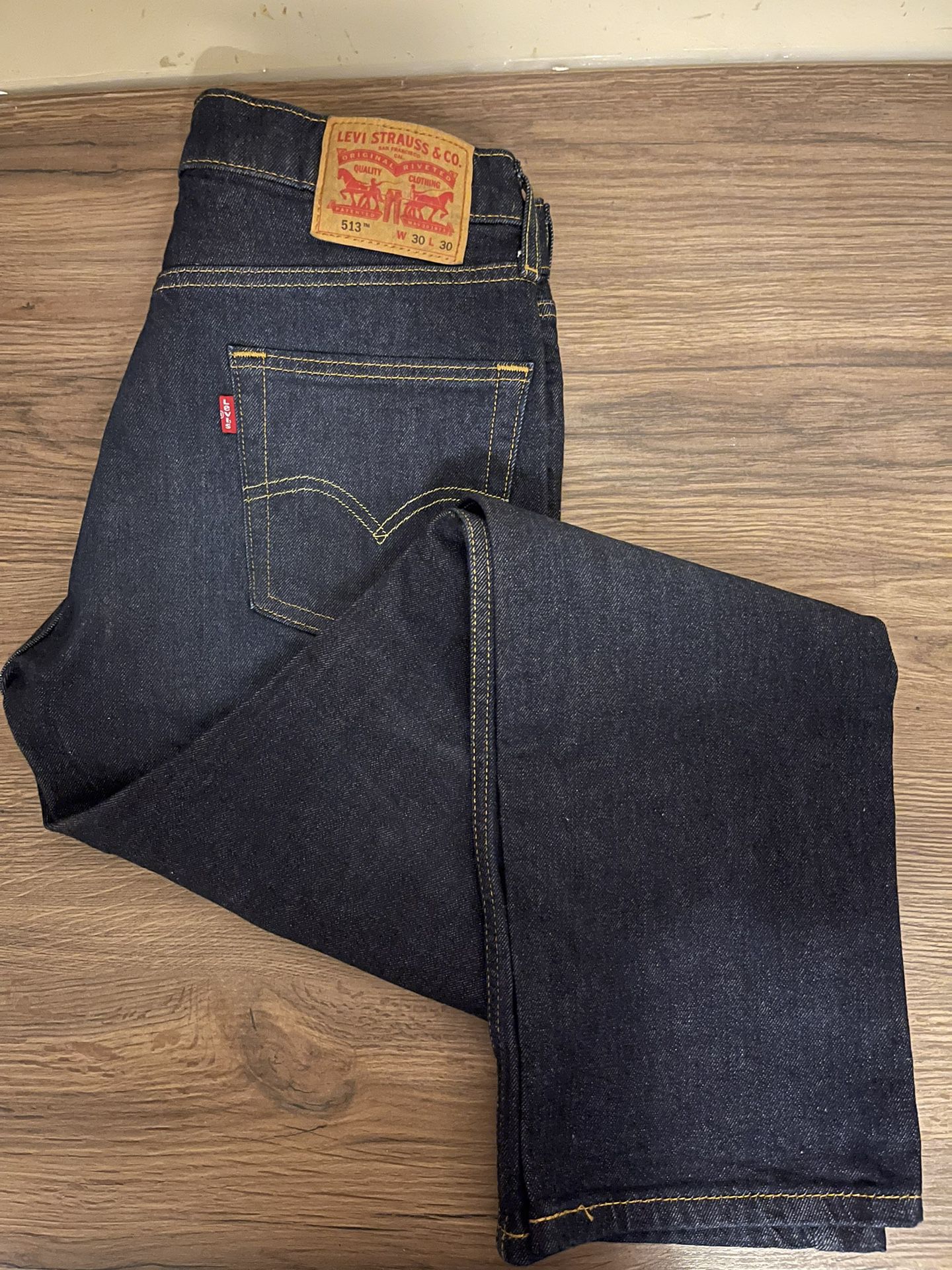 Levi's Men's 513 Slim Straight Dark Wash Flex Jeans 30/30 for Sale in New  York, New York - OfferUp