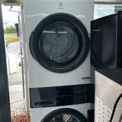 Electrolux Stackable Electric Washer And Dryer Laundry Tower 4.4 Cu Ft (ELTE7300AW0)